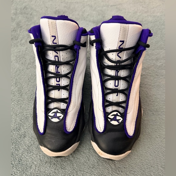 Jordan Kids Black and White Sneakers with Purple Accents - Picture 2 of 6